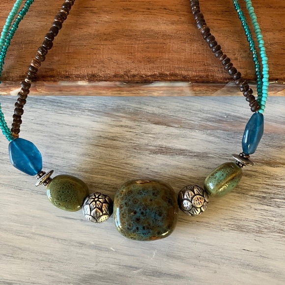 Tumbled Stone Beaded Necklace - Picture 5 of 7